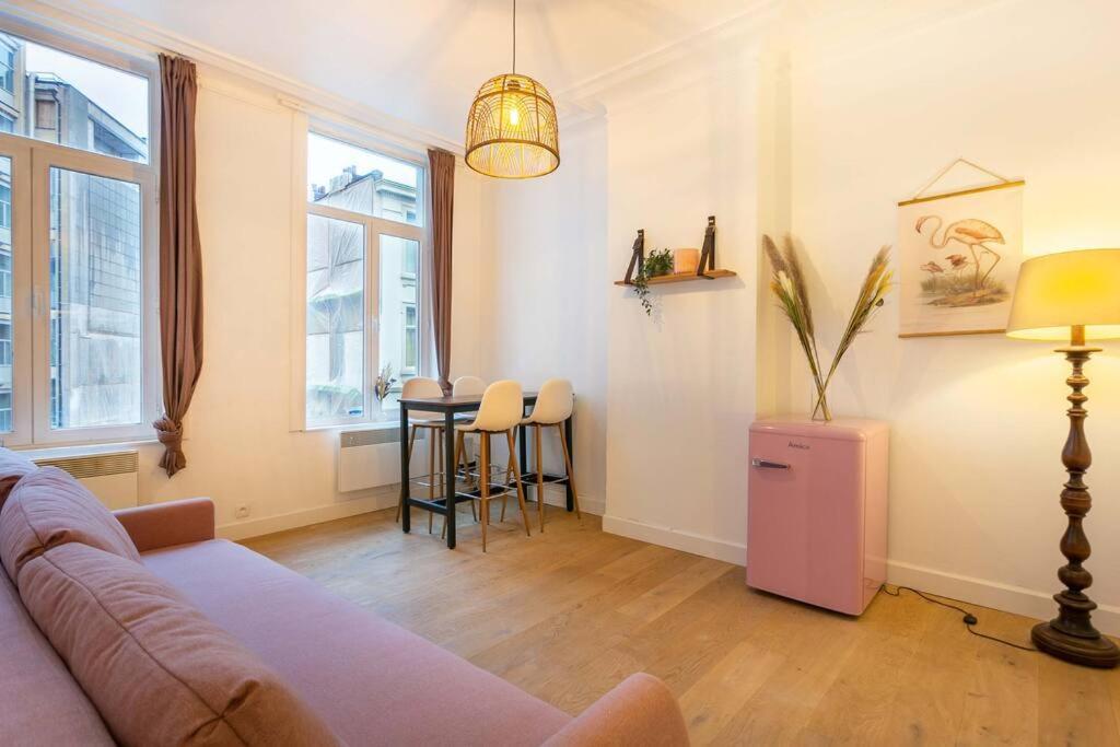 Pink Fairytale-Like Apartment Αμβέρσα Εξωτερικό φωτογραφία