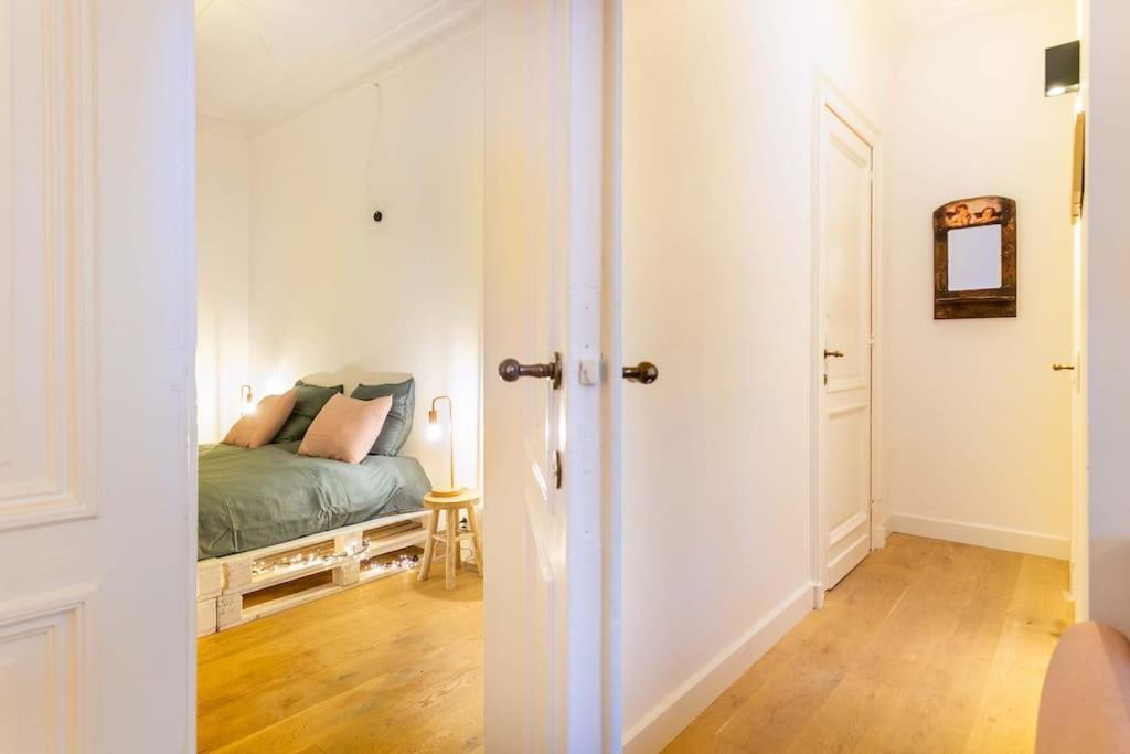 Pink Fairytale-Like Apartment Αμβέρσα Εξωτερικό φωτογραφία